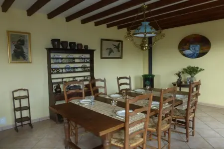 Maison de campagne rénovée avec terrain 4000m² à Canville : photo 3