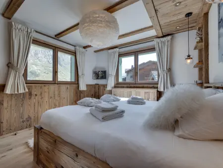 Chalet 6 chambres skis aux pieds, piscine et sauna : photo 9
