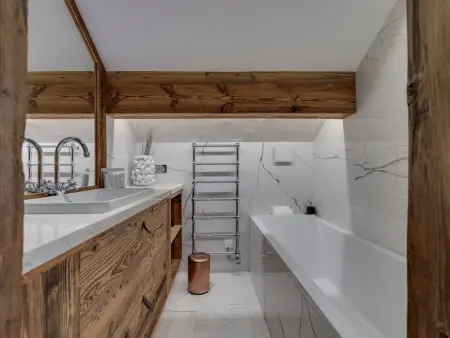 Chalet 6 chambres skis aux pieds, piscine et sauna : photo 13