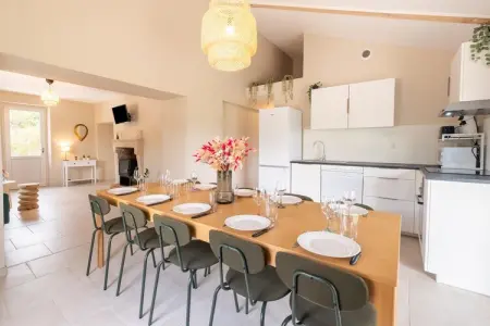 Maison de gare rénovée avec roulotte et piscine à Hautefort : photo 7