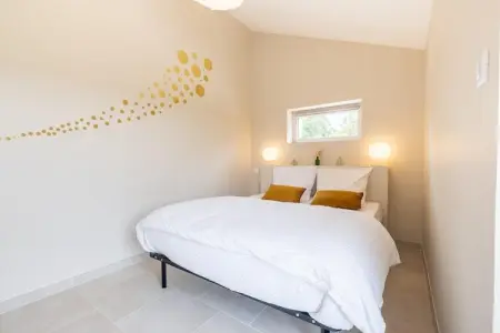 Maison de gare rénovée avec roulotte et piscine à Hautefort : photo 8