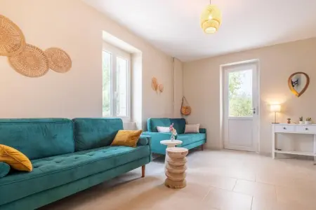 Maison de gare rénovée avec roulotte et piscine à Hautefort : photo 14