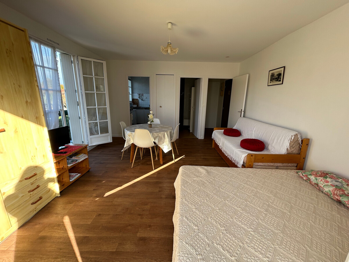 Studio avec balcon au centre-ville de La Roche-Posay - Photo 1