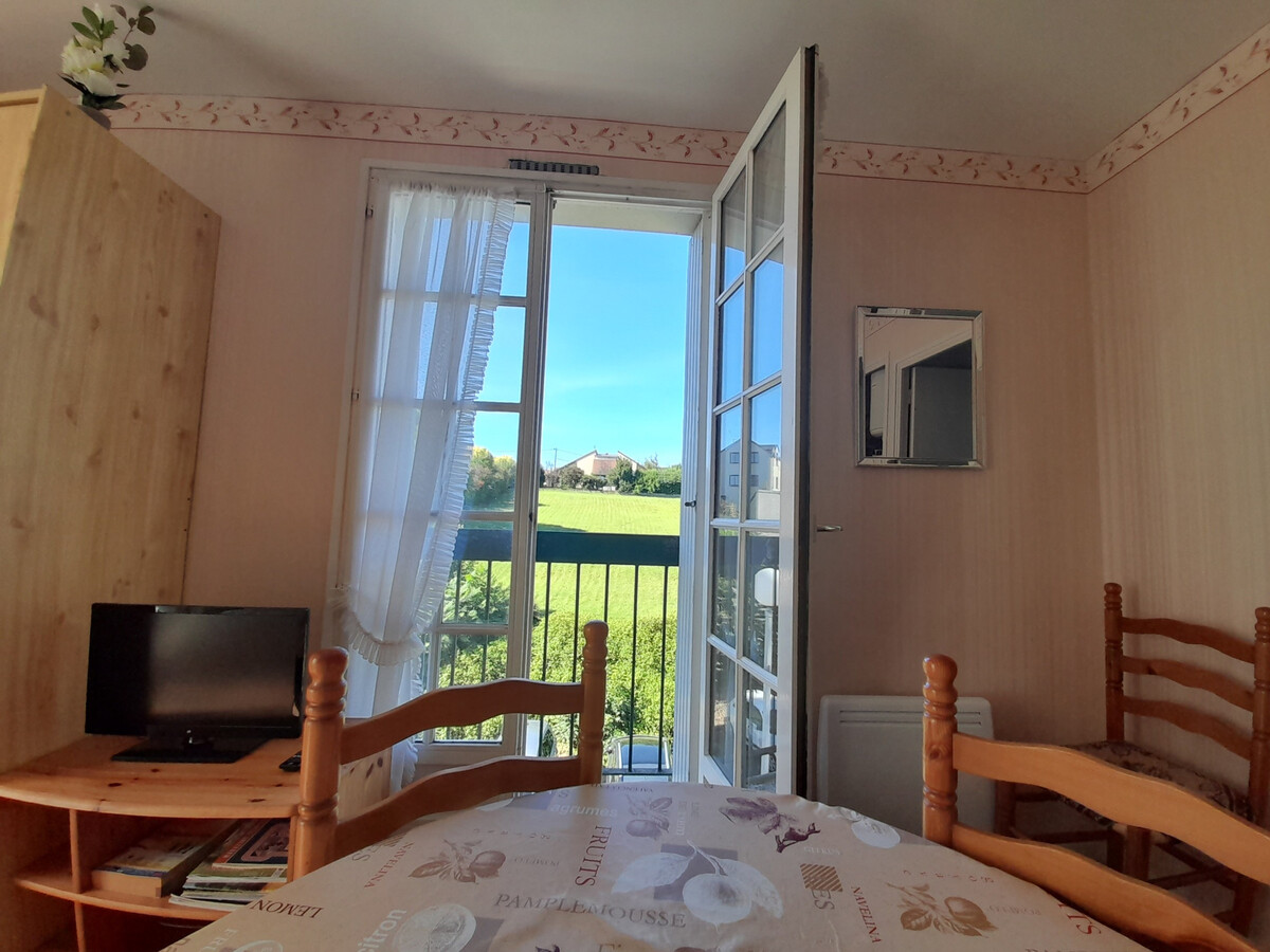 Studio avec balcon au centre-ville de La Roche-Posay - Photo 6
