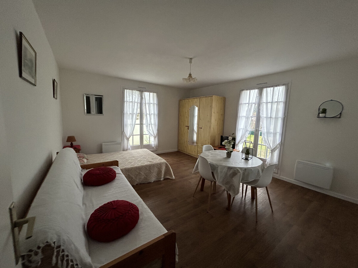 Studio avec balcon au centre-ville de La Roche-Posay - Photo 10