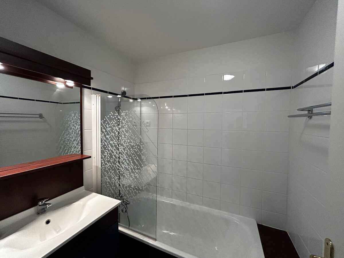 Appartement T2 près des Thermes, balcon et piscine - Photo 9
