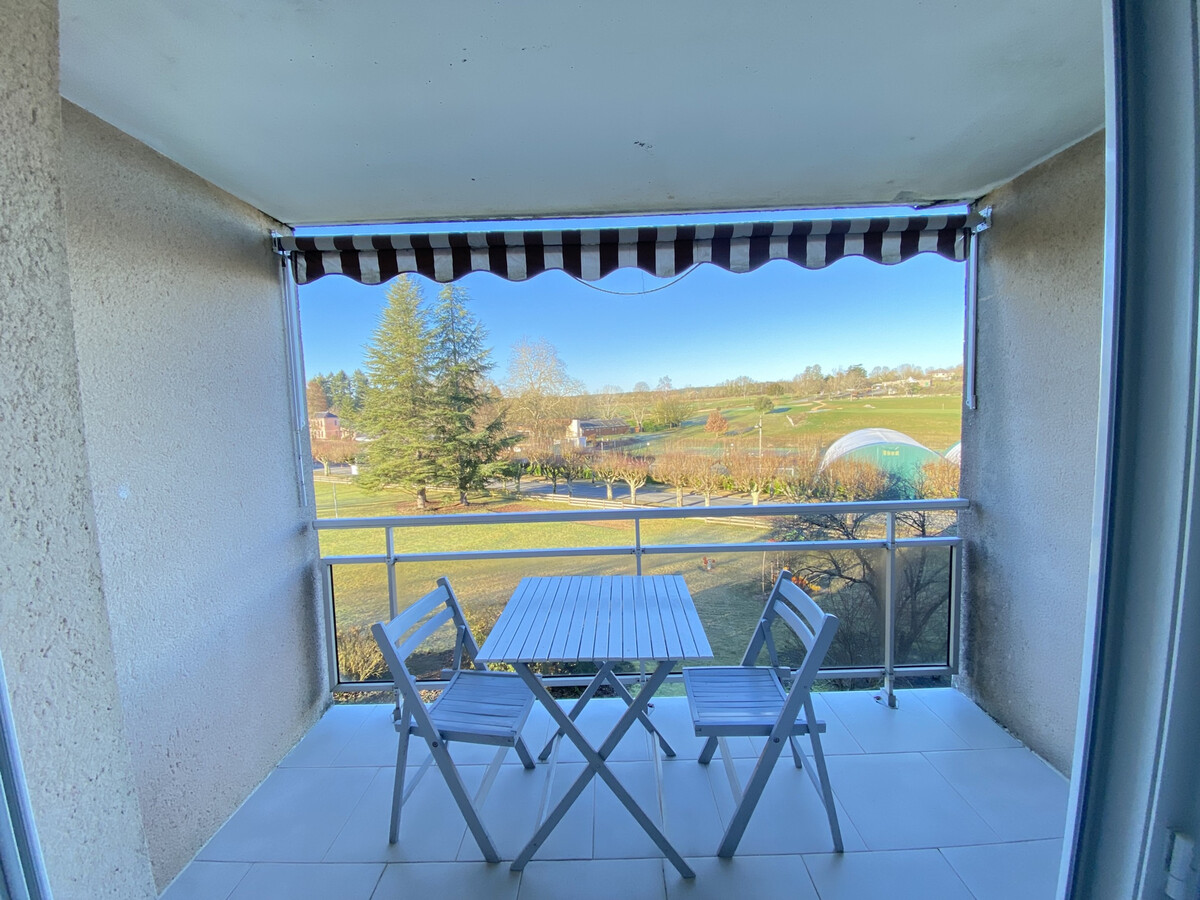 T2 avec terrasse à 100m des Thermes de La Roche-Posay - Photo 1