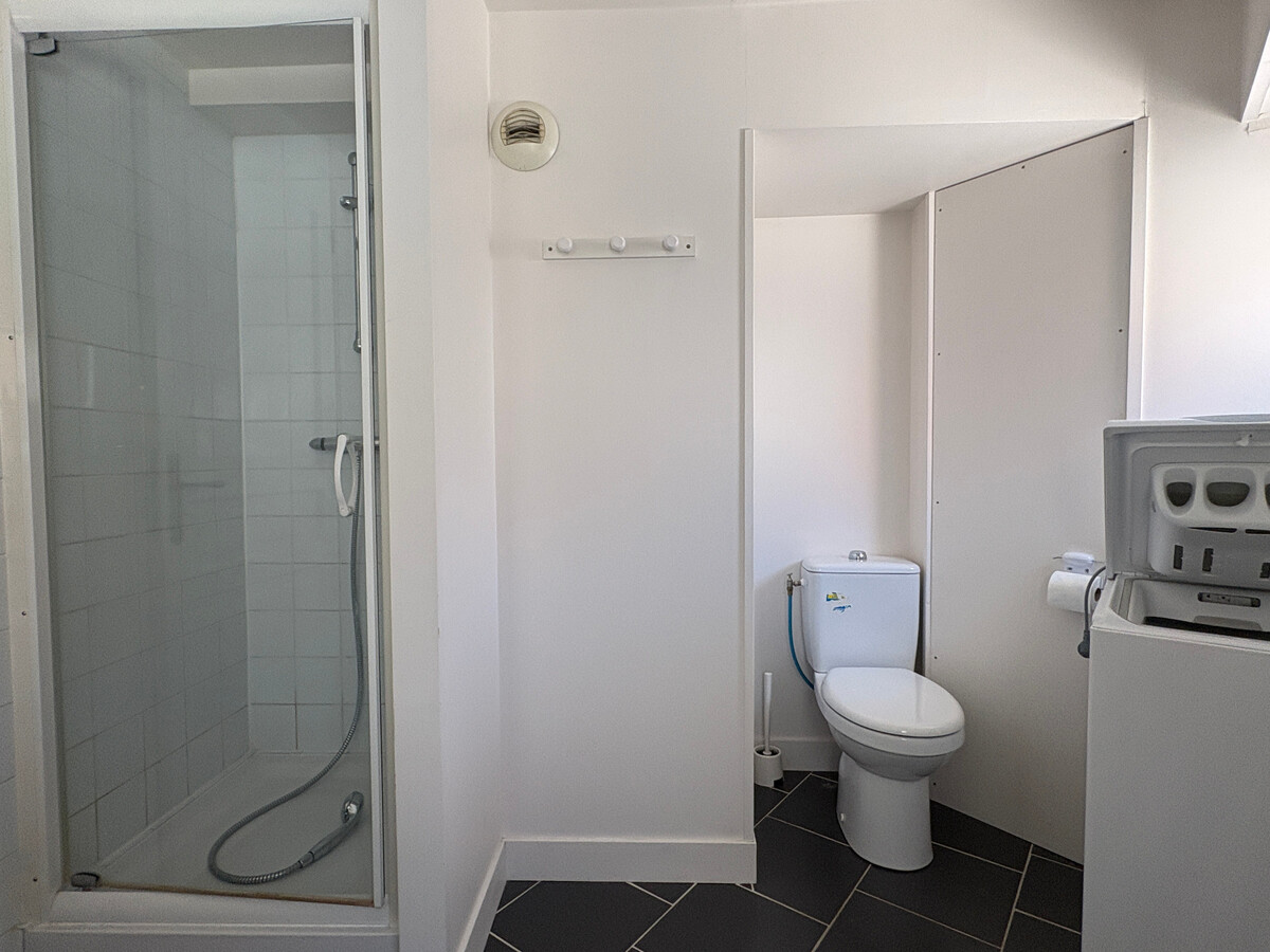 Apt 1er étage centre-ville, 900m des Thermes - Photo 8