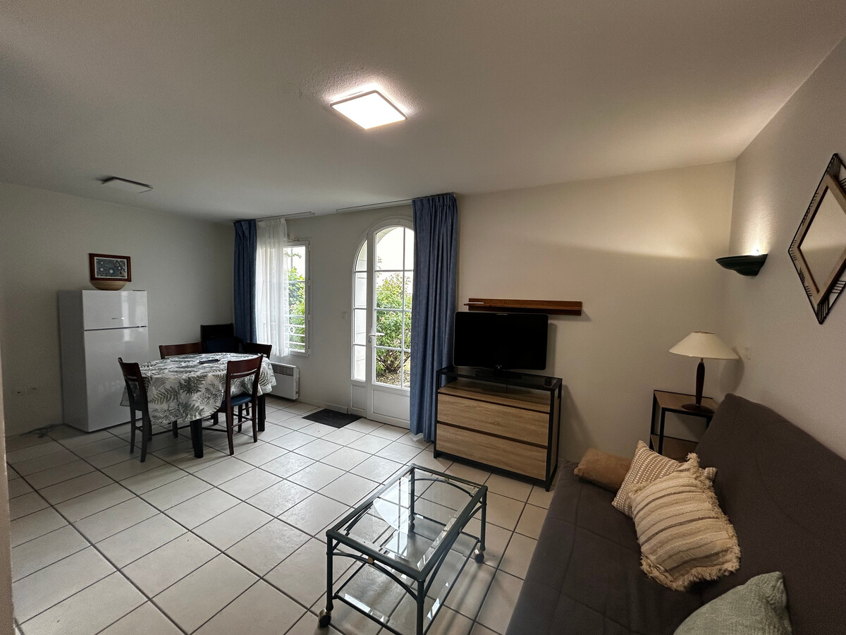 Appartement 2 chambres à 200m des Thermes, piscine chauffée - Photo 3
