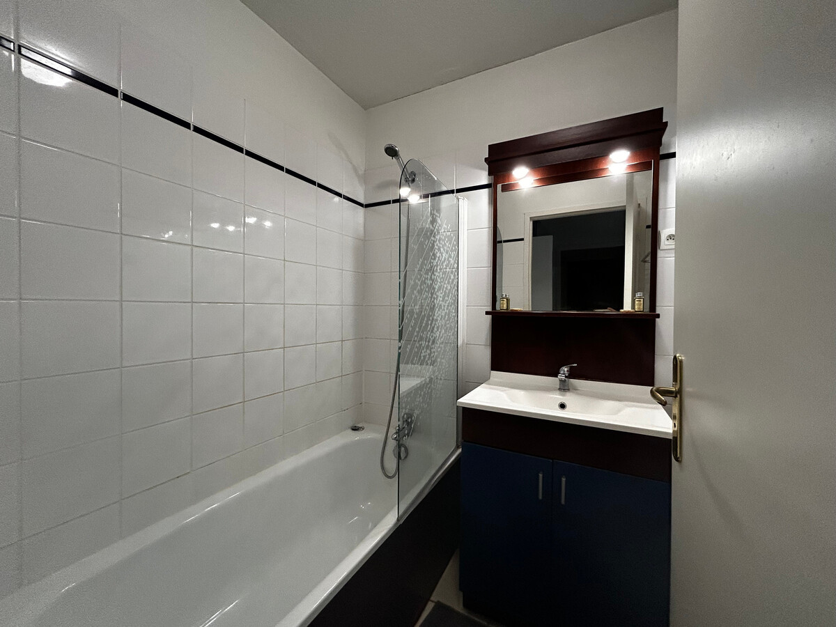 Appartement 2 chambres à 200m des Thermes, piscine chauffée - Photo 5