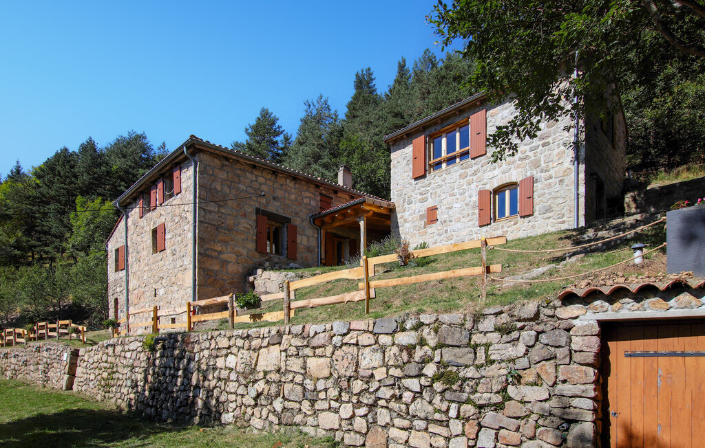 Maison pierre isolée en forêt, vue Alpes – Saint-Étienne-de-Serre - Photo 1