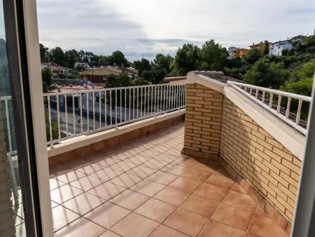 Villa 4 étages, piscine privée et garage à Cubelles : photo 11