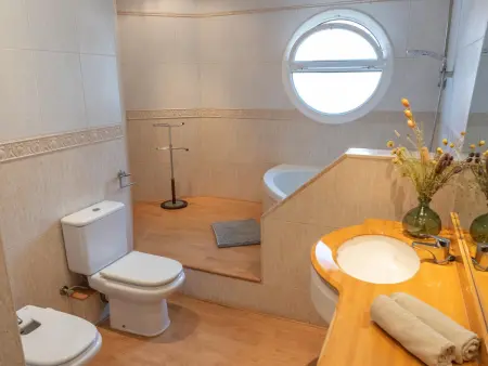 Villa 4 étages, piscine privée et garage à Cubelles : photo 16