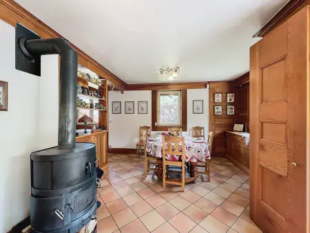 Chalet rénové avec cheminée et terrasse, proche télécabine - Photo 6