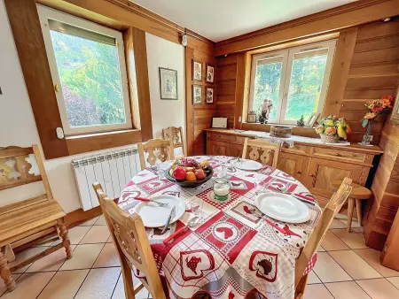 Chalet rénové avec cheminée et terrasse, proche télécabine - Photo 7