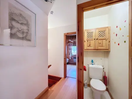 Chalet rénové avec cheminée et terrasse, proche télécabine - Photo 14