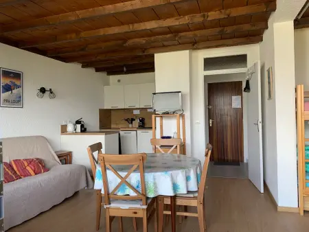 Location appartement à Pra Loup, Studio confortable pour 4 avec balcon, face aux pistes