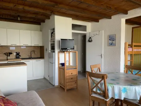 Studio 4 pers. face aux pistes, balcon vallée : photo 9