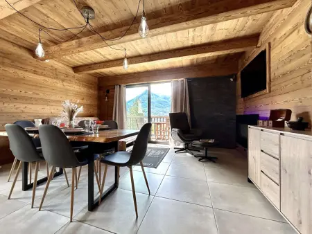 Location appartement à Briançon, Appartement cosy avec balcon et parking à Briançon