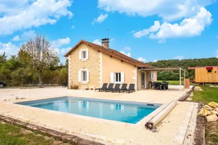 Location maison à HAUTEFORT, Charmante maison de vacances avec piscine privée