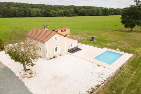 Maison de gare rénovée piscine, vue Château Hautefort : photo 2