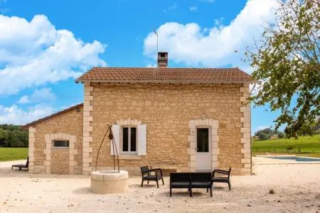 Maison de gare rénovée piscine, vue Château Hautefort : photo 5