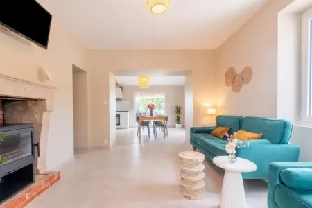 Maison de gare rénovée piscine, vue Château Hautefort : photo 17