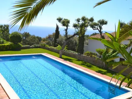 Appartement rez-de-jardin avec piscine à Begur : photo 2