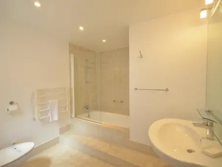 Appartement rez-de-jardin avec piscine à Begur : photo 16