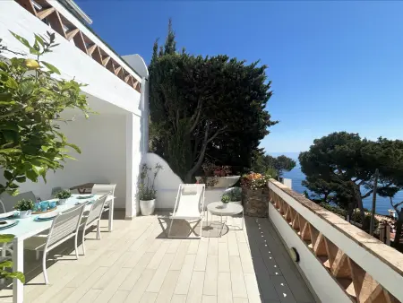 Maison mitoyenne rénovée à Begur, vue mer et piscine : photo 2