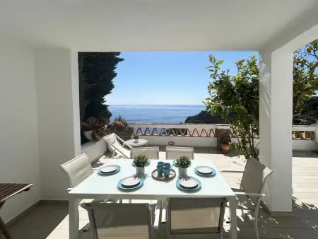 Maison mitoyenne rénovée à Begur, vue mer et piscine : photo 5