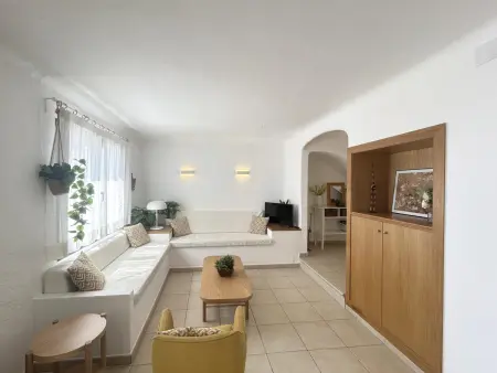 Maison mitoyenne rénovée à Begur, vue mer et piscine : photo 13