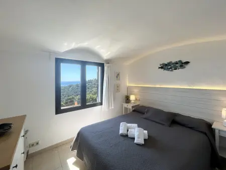 Maison mitoyenne rénovée à Begur, vue mer et piscine : photo 24