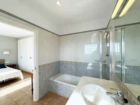 Villa moderne 4 chambres, piscine privée et vue mer à Begur : photo 25