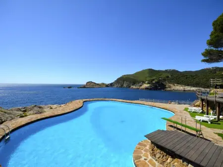 Location appartement à Begur, Alquiler apartamento con piscina en CAP SA SAL, Begur, Sa Tuna