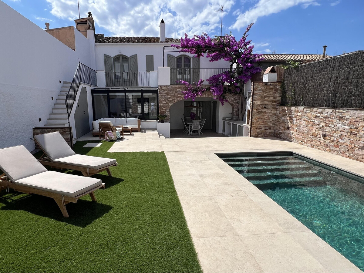 Maison de ville 1788 rénovée, piscine & jardin à Begur - Photo 1