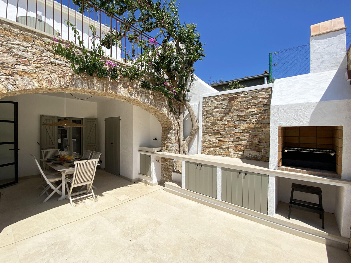 Maison de ville 1788 rénovée, piscine & jardin à Begur - Photo 5