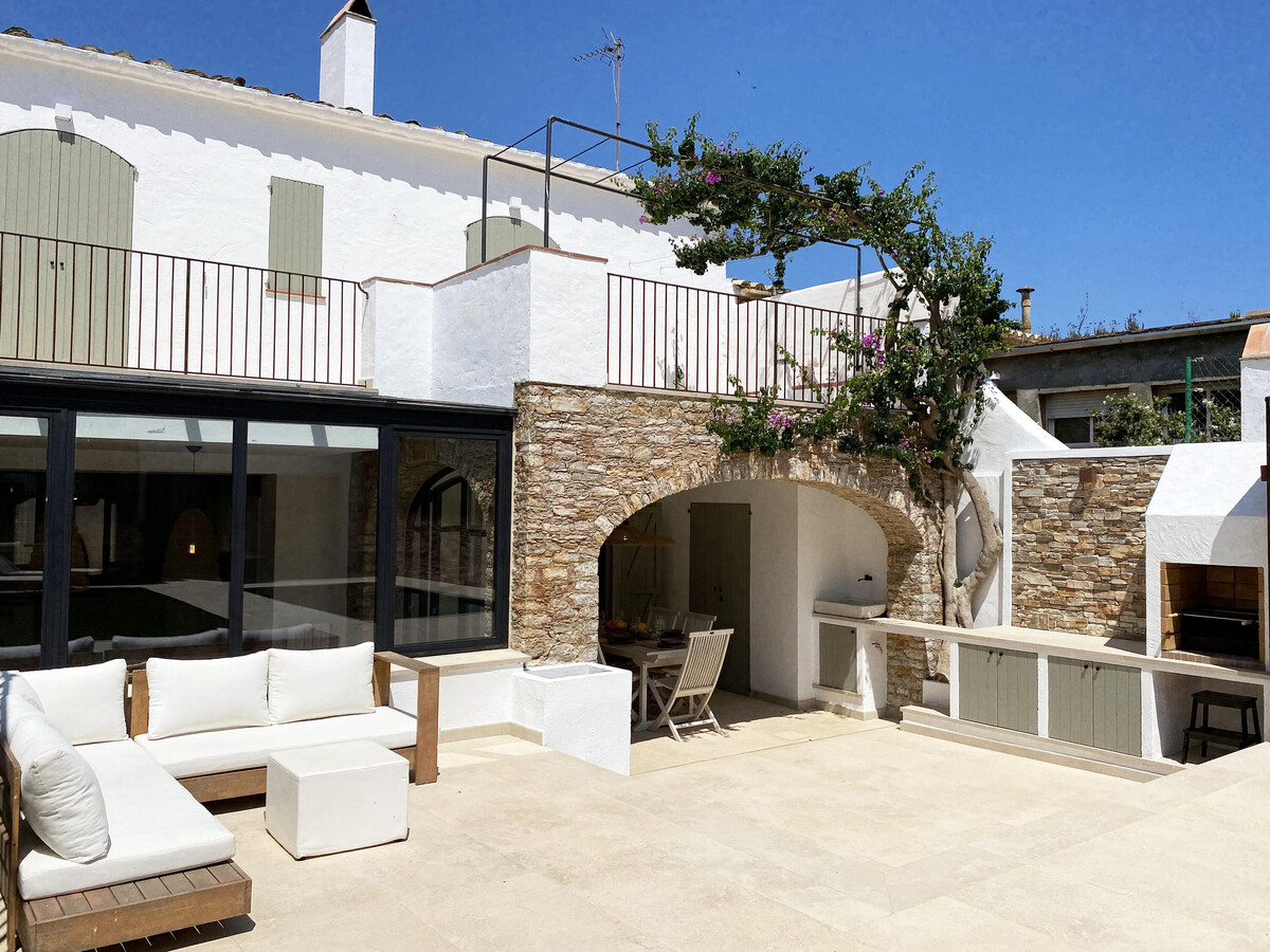 Maison de ville 1788 rénovée, piscine & jardin à Begur - Photo 7