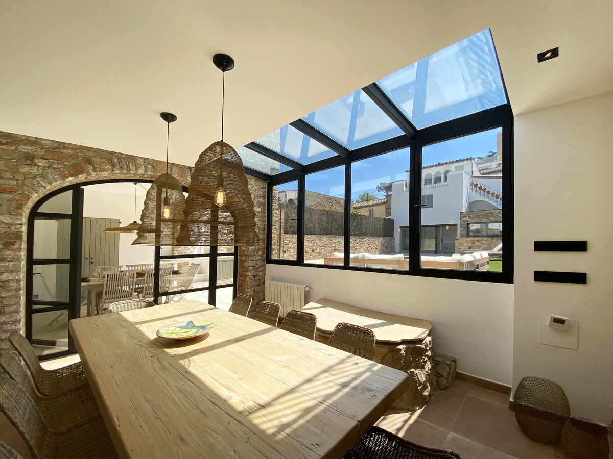 Maison de ville 1788 rénovée, piscine & jardin à Begur - Photo 15