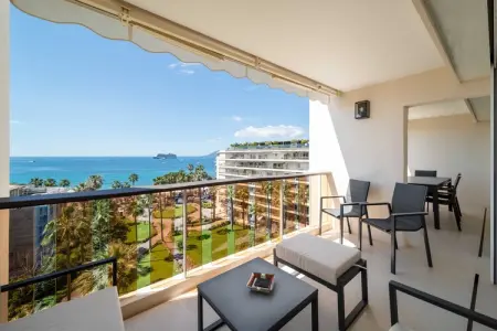 Location appartement à Cannes, Charming oasis with terrace - Sea view Croisette