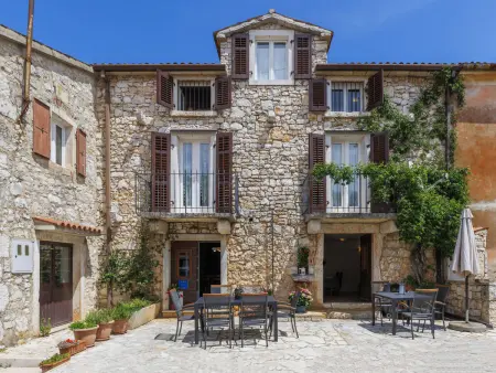 Maison Erika à Poreč, 3 étages, 3 km de la plage