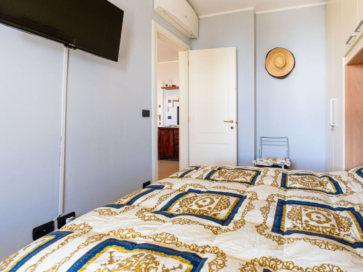 Appartement vue mer à Imperia, terrasse 24 m² - Photo 12