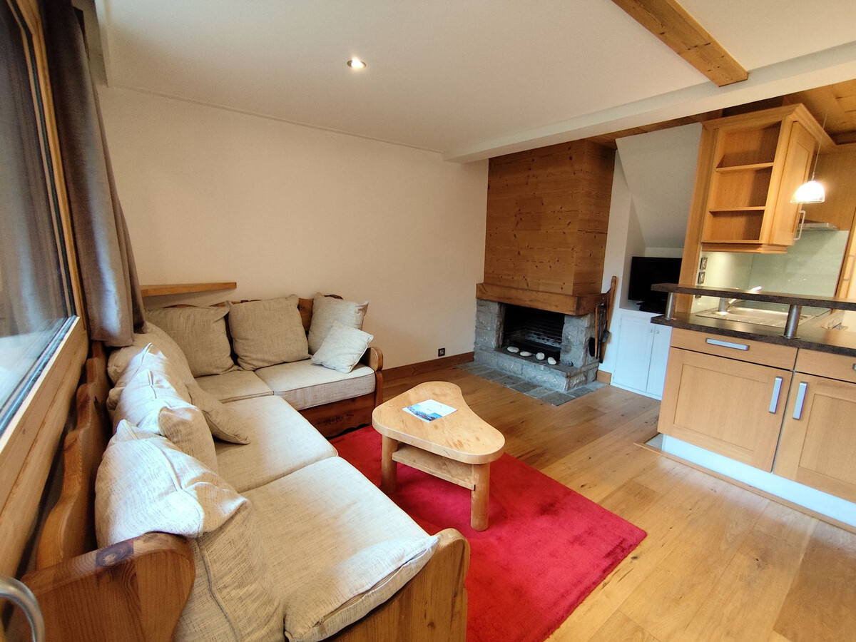 Appartement skis aux pieds, 7 personnes, vue montagne à Méribel - Photo 2