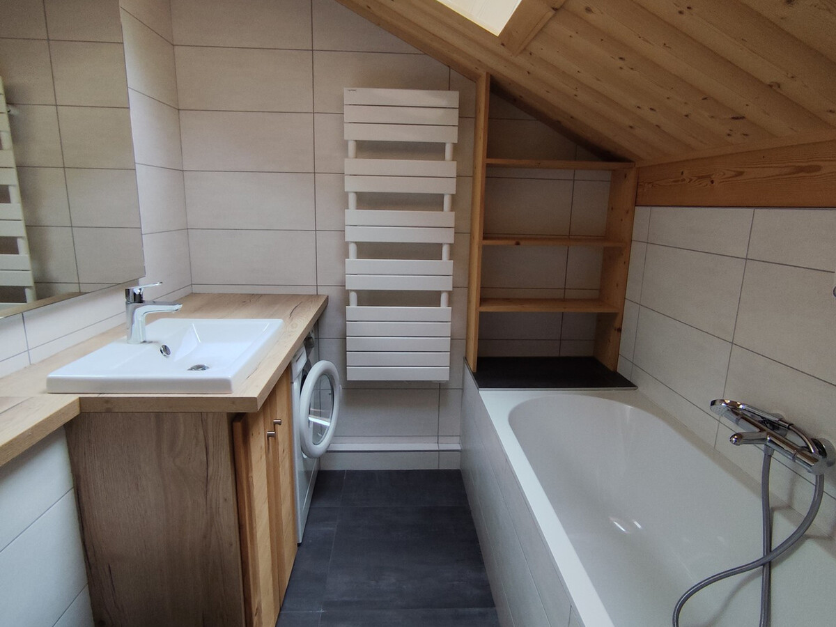 Appartement skis aux pieds, 7 personnes, vue montagne à Méribel - Photo 4