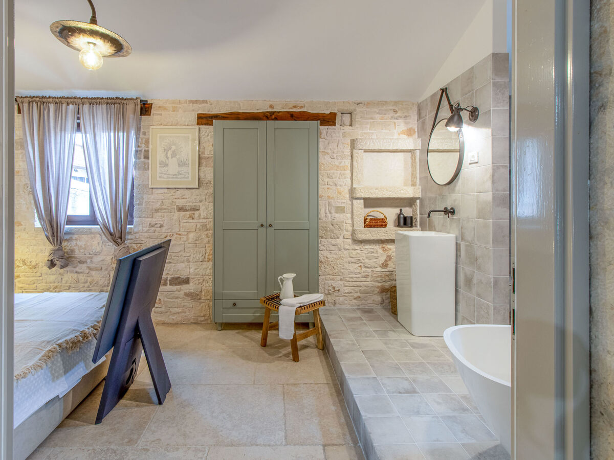 Botra Maria Luxury – Maison 4 pièces avec piscine privée - Photo 15