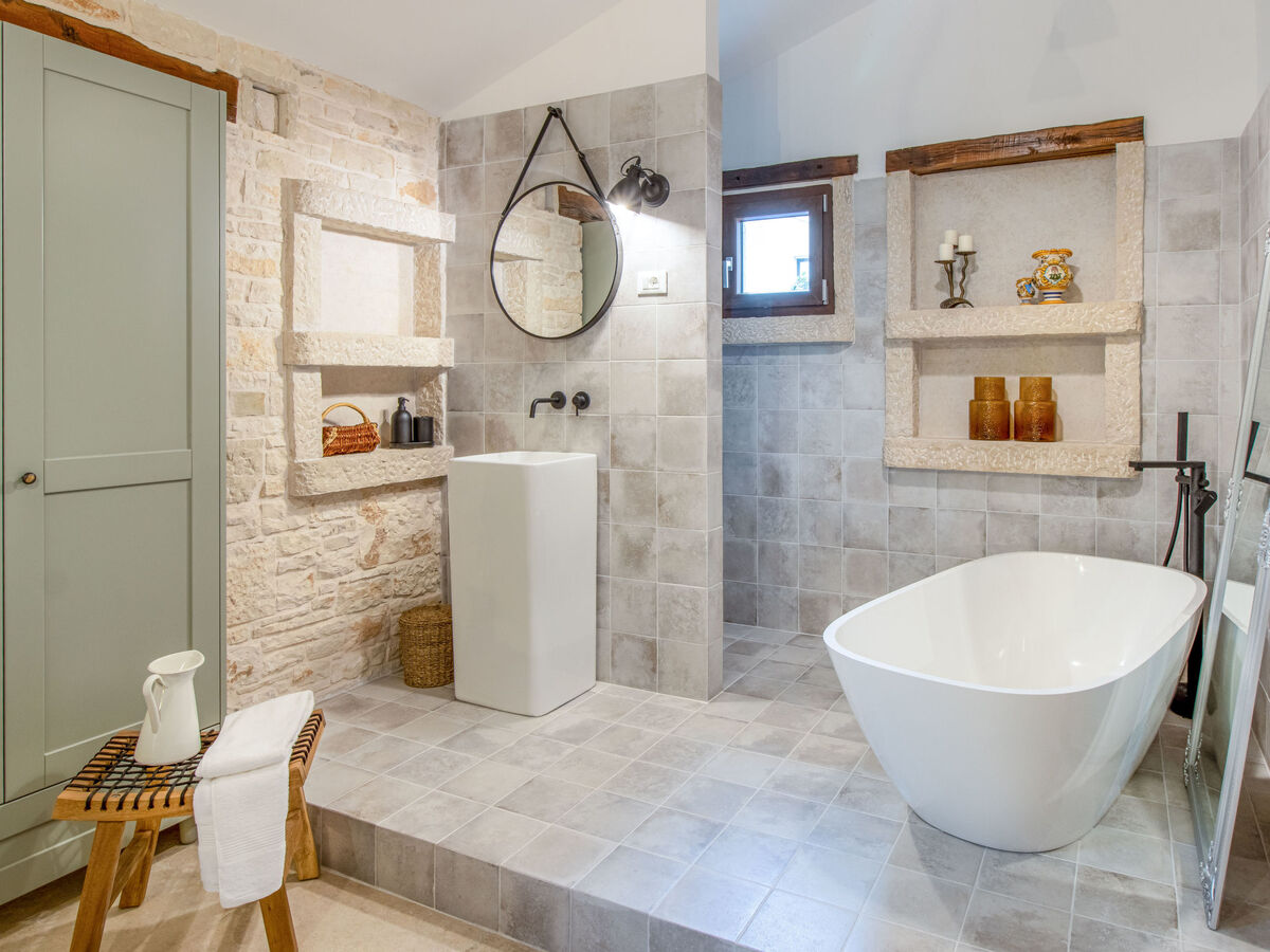 Botra Maria Luxury – Maison 4 pièces avec piscine privée - Photo 18