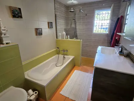 Villa charmante avec piscine, clim, wifi et parking à 300m de la mer : photo 8
