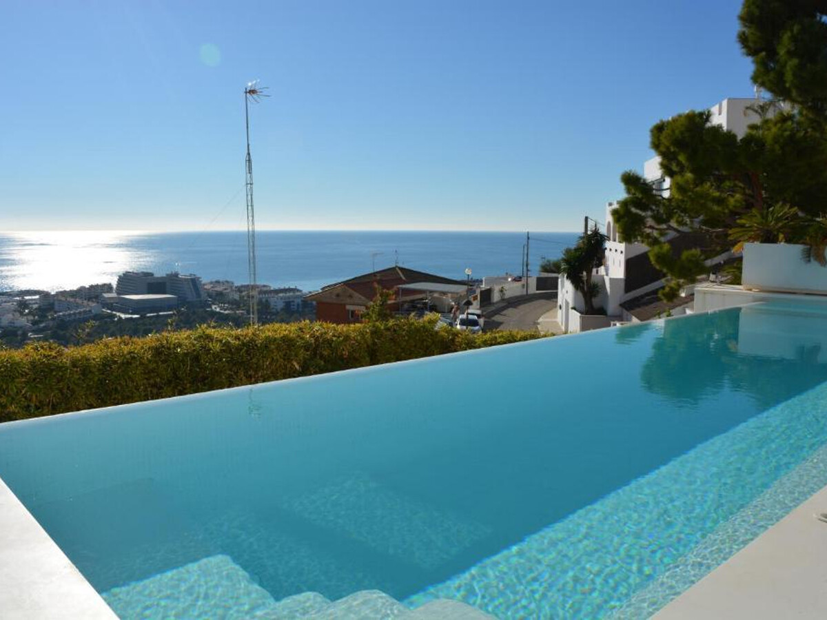 Villa Bianca à Sitges : 2 piscines, vue mer, 4 étages - Photo 1