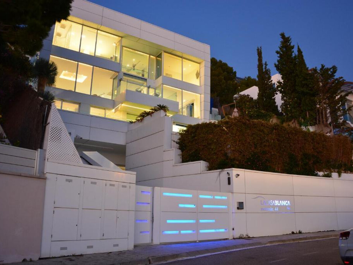 Villa Bianca à Sitges : 2 piscines, vue mer, 4 étages - Photo 9