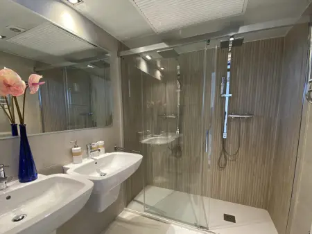Villa Kala Sitges – 5 chambres, piscine privée et vue mer : photo 32